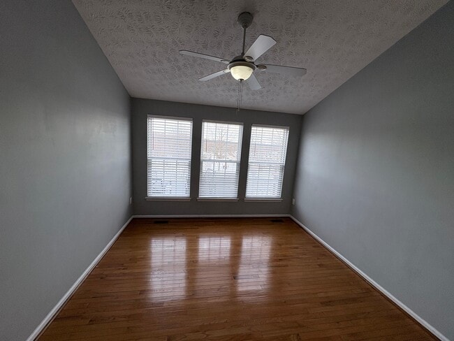 Building Photo - 577 MacIntosh Cir