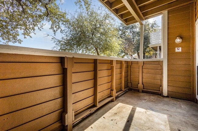 Building Photo - 3643 W Northgate Dr
