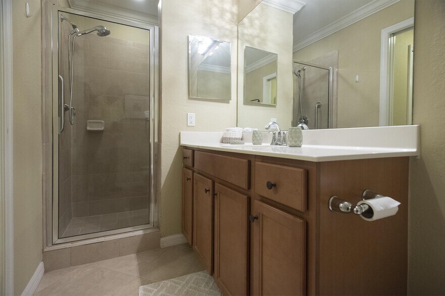 Building Photo - 7121 River Hammock Dr