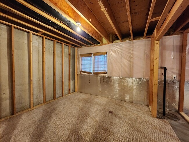 Building Photo - 13667 Couchtown Ave