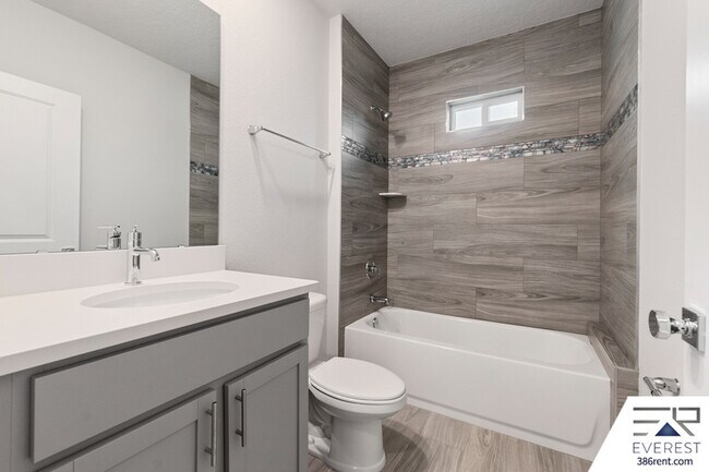 Building Photo - 8 Longview Ln