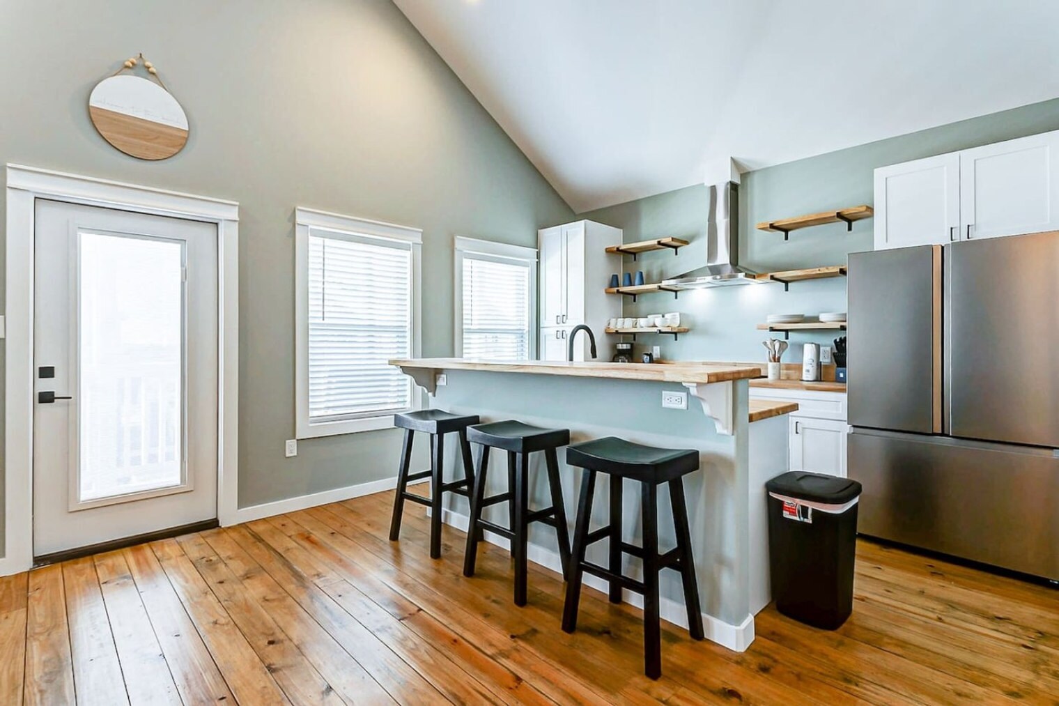 Building Photo - 1037 Sunset Cir