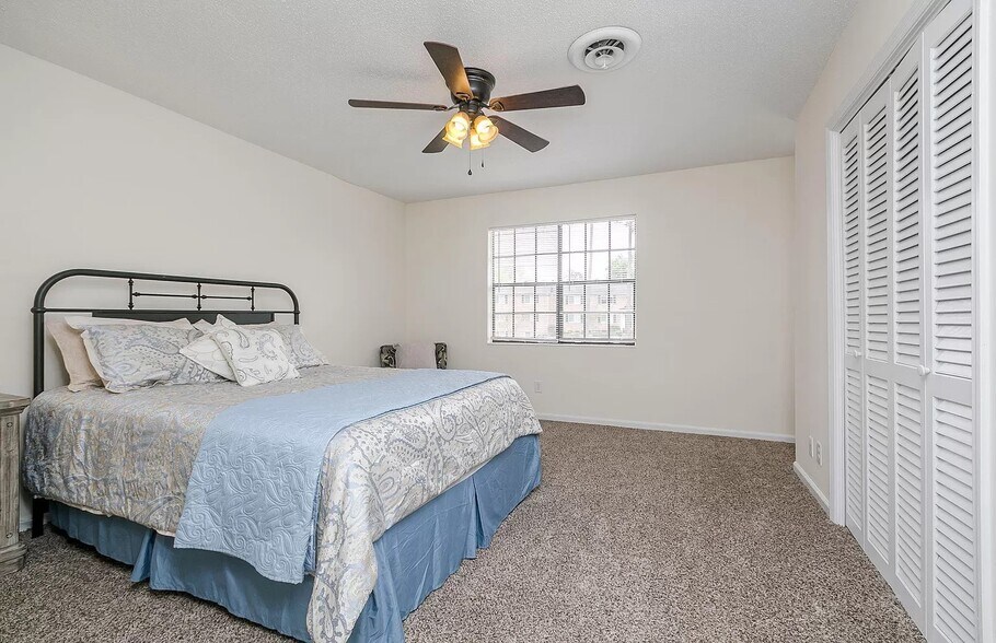 Building Photo - 2926 Arrowhead Dr