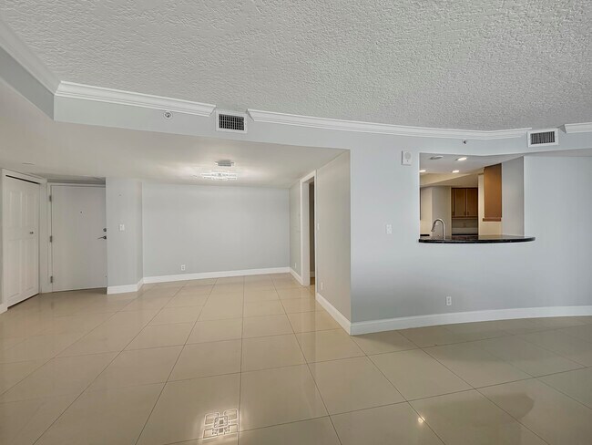 Building Photo - 3000 N Ocean Dr