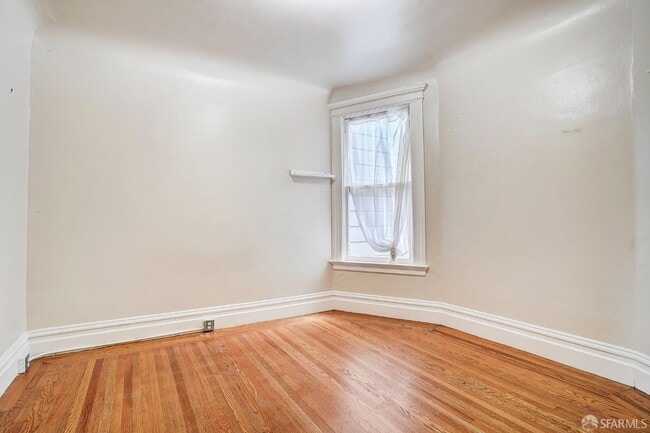 Building Photo - 1342 11th Ave