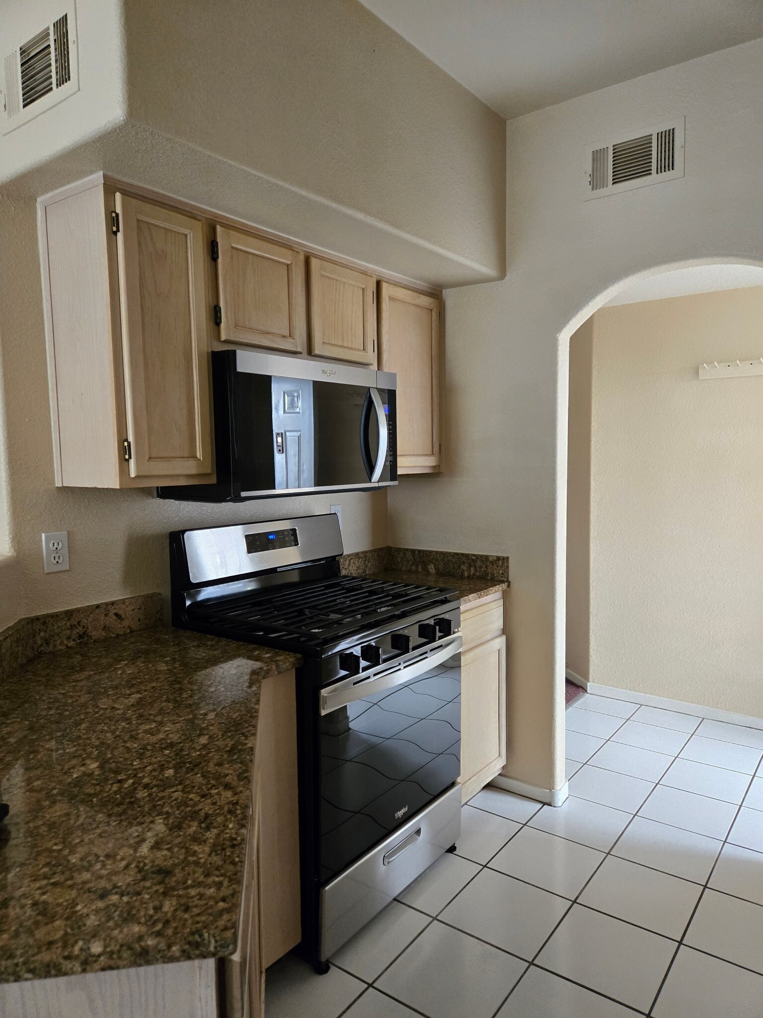 Building Photo - 6480 Annie Oakley Dr