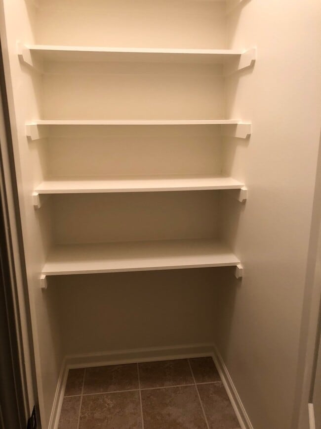 Building Photo - 3BD 2BA House in Hunters Trace Subdivision