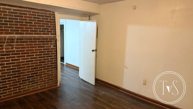 Building Photo - RATE DROP ALERT (was $1875/month)!