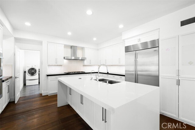 Building Photo - 19 Garnet