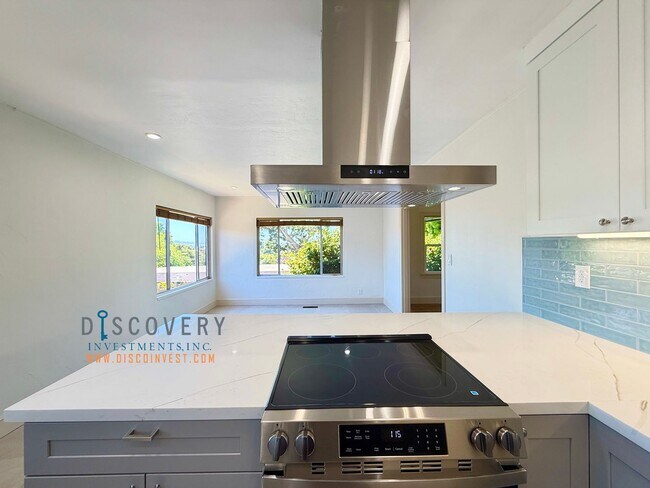Building Photo - Newly Renovated & Turn-Key Home in Prime El Cerrito Walking Distance to BART and Parks