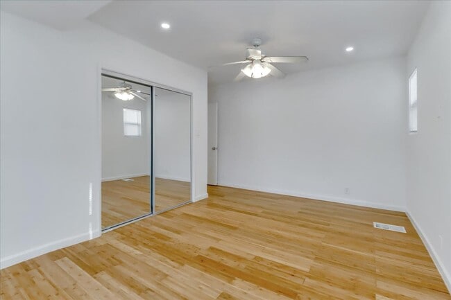 Building Photo - 646 N 15th St