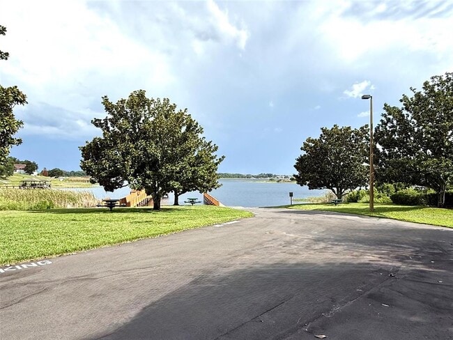 Building Photo - 17411 Promenade Dr