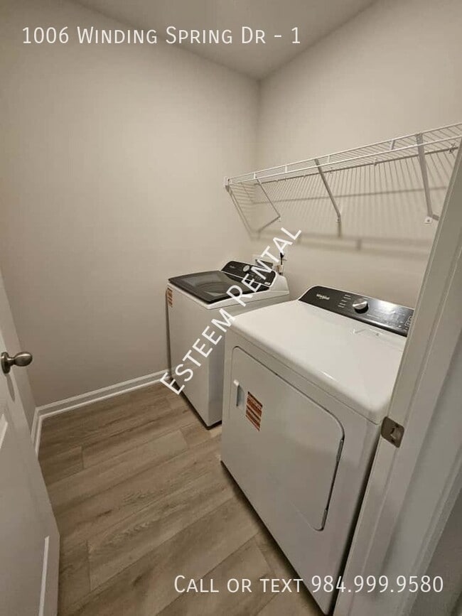 Building Photo - 1006 Winding Spg Dr