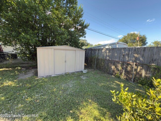 Building Photo - 4530 Coleridge Ave