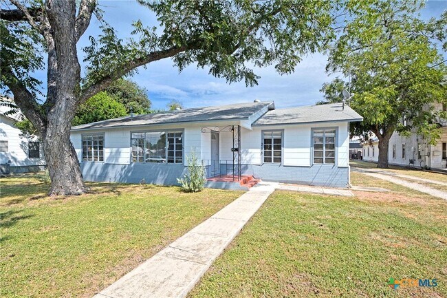 Building Photo - 268 E Mill St