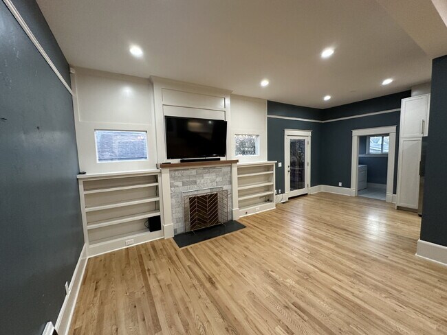 Building Photo - "Charming 3-Bed Oasis with Granite Touches & Cozy Fireplace in Nampa!"