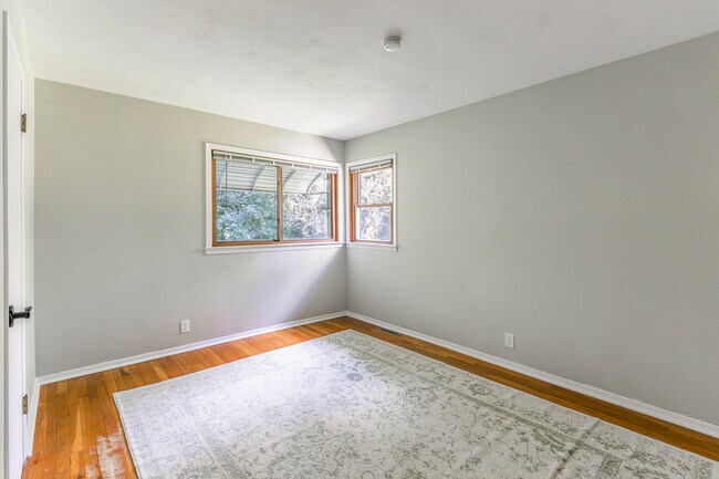 Building Photo - 5649 N Sprinkle Rd