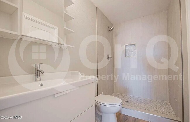 Building Photo - 1646 E Hermosa Dr