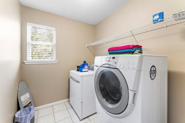 Building Photo - 15652 Coastal Ln