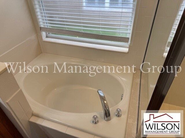 Building Photo - 1819 Saffron Plum Ln