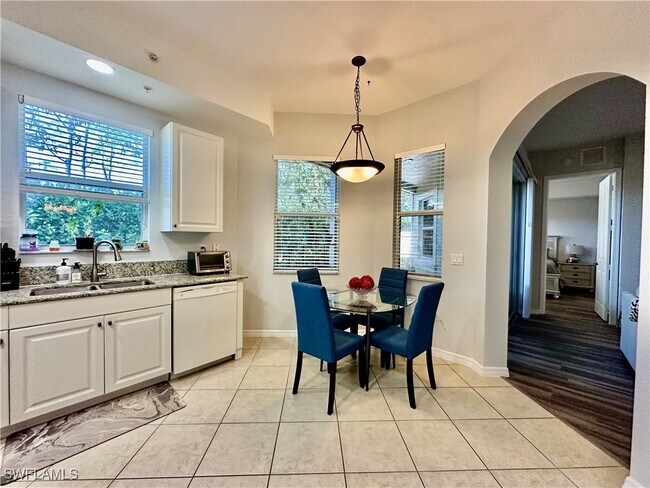 Building Photo - 1335 Mariposa Cir
