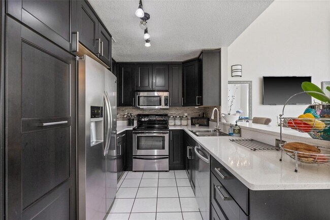 Building Photo - 4265 Brentwood Park Cir