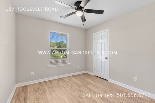 Building Photo - 137 Roosevelt Rd