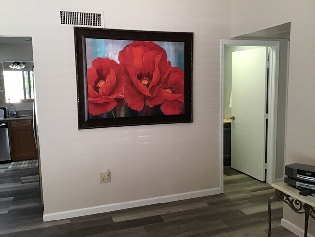 Building Photo - Charming 2BR House in Sun City West