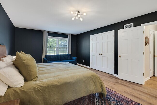 Building Photo - 7691 McHenry Cir N