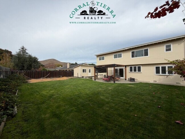 Building Photo - Peaceful 4BR/3BA Family Home in Desirable Washington Union Elementary School District