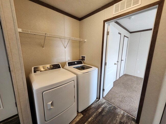 Building Photo - 3660 S Lapeer Rd