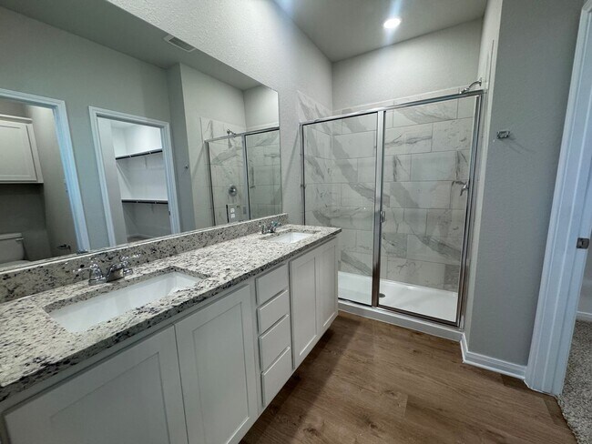 Building Photo - Stunning 4x3 Luxury Duplex in Buda, TX!