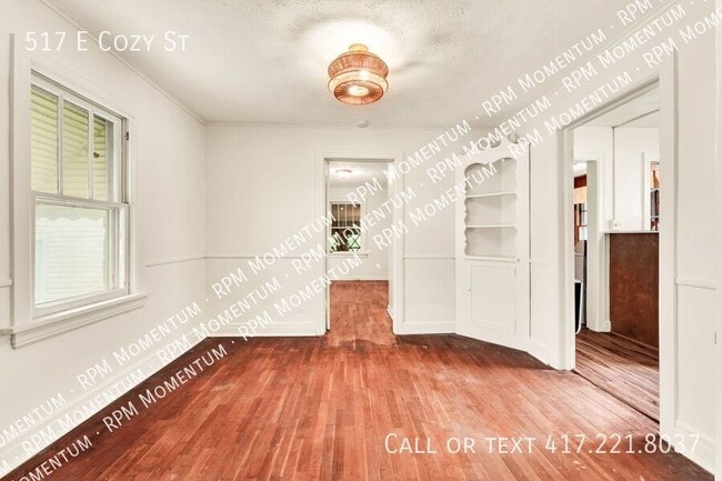 Building Photo - 517 E Cozy St