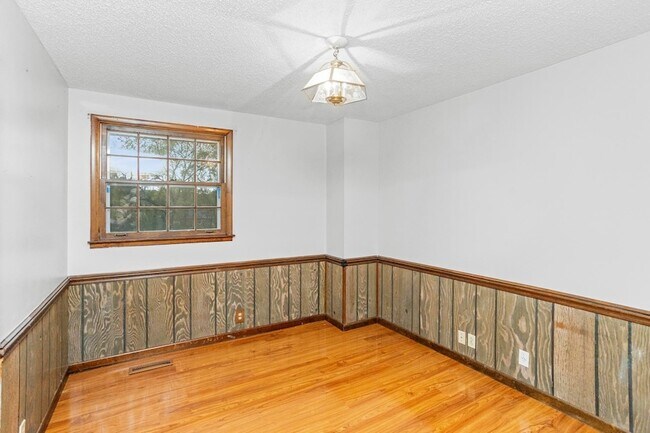 Building Photo - 2909 Cherry Hills Dr