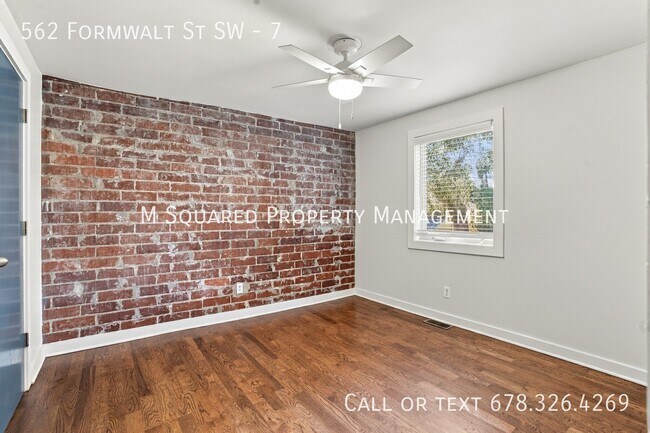 Building Photo - 562 Formwalt St SW