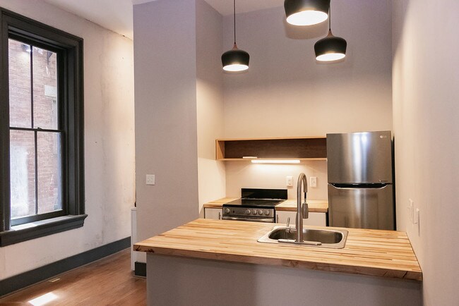 Building Photo - 207 W McMicken Ave