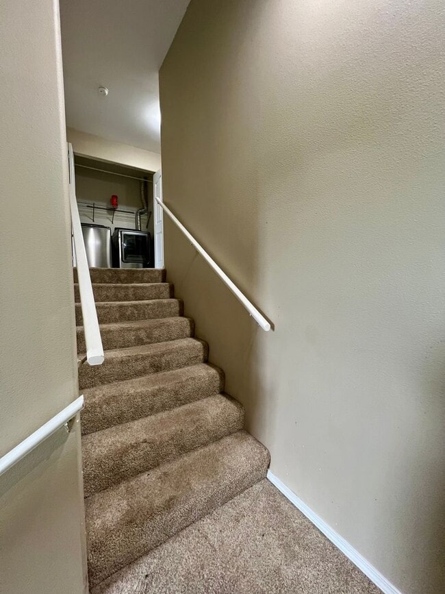 Building Photo - Spacious 3BR/2.5BA Fairbanks Home – Garage...