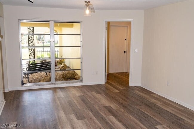 Building Photo - 5654 Eichen Cir