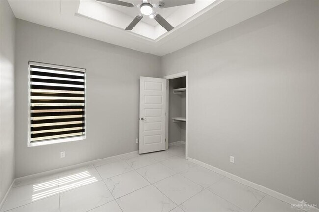 Building Photo - 1118 Country Club Drive