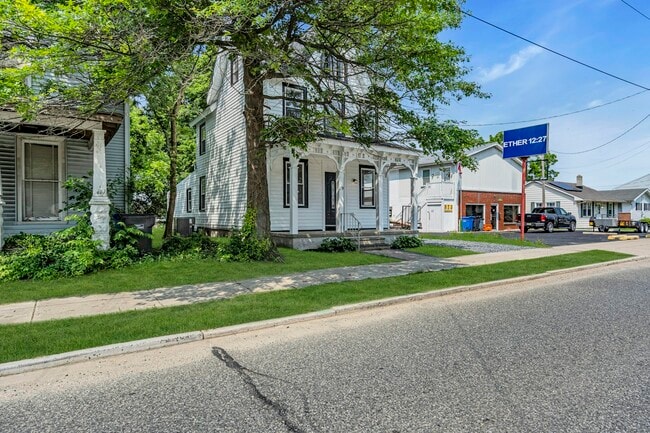 Building Photo - 19 E Main St