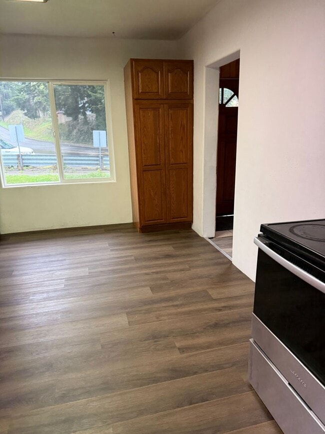 Building Photo - Spacious Two-Story with Country Kitchen and Low-Maintenance Yard