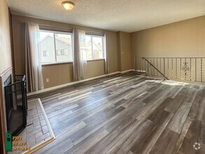 Building Photo - 2 Bedroom Townhome in Maple Grove