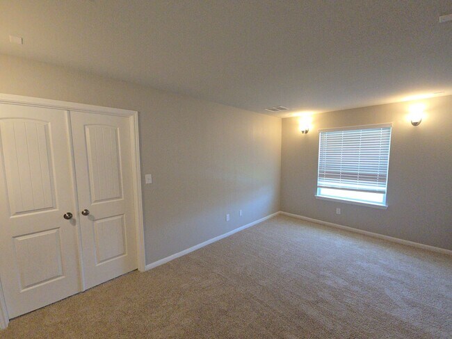 Building Photo - 14114 Little River Dr