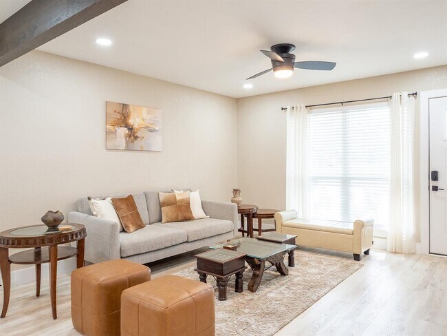 Building Photo - 8314 Bowling Green Dr