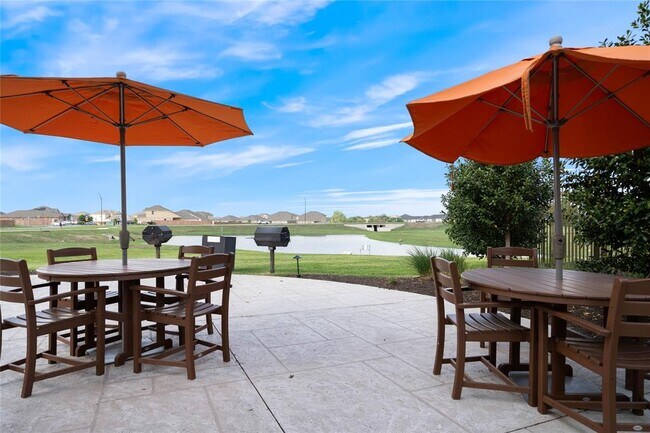 Building Photo - 603 White Steppe Way