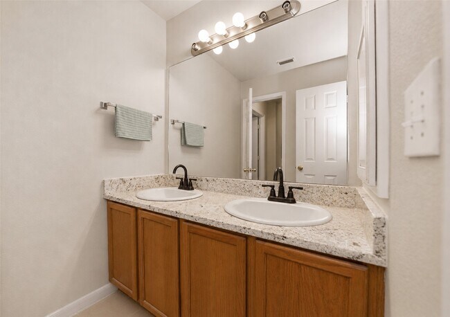 Building Photo - 17435 S Summit Canyon Dr