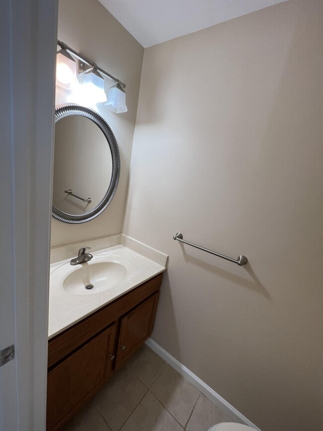 Building Photo - 3701 Castlewood Dr