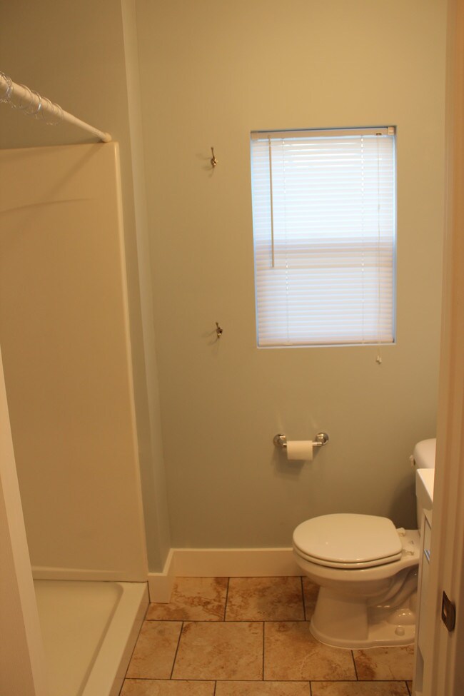 Building Photo - 226 Valley Ave SW