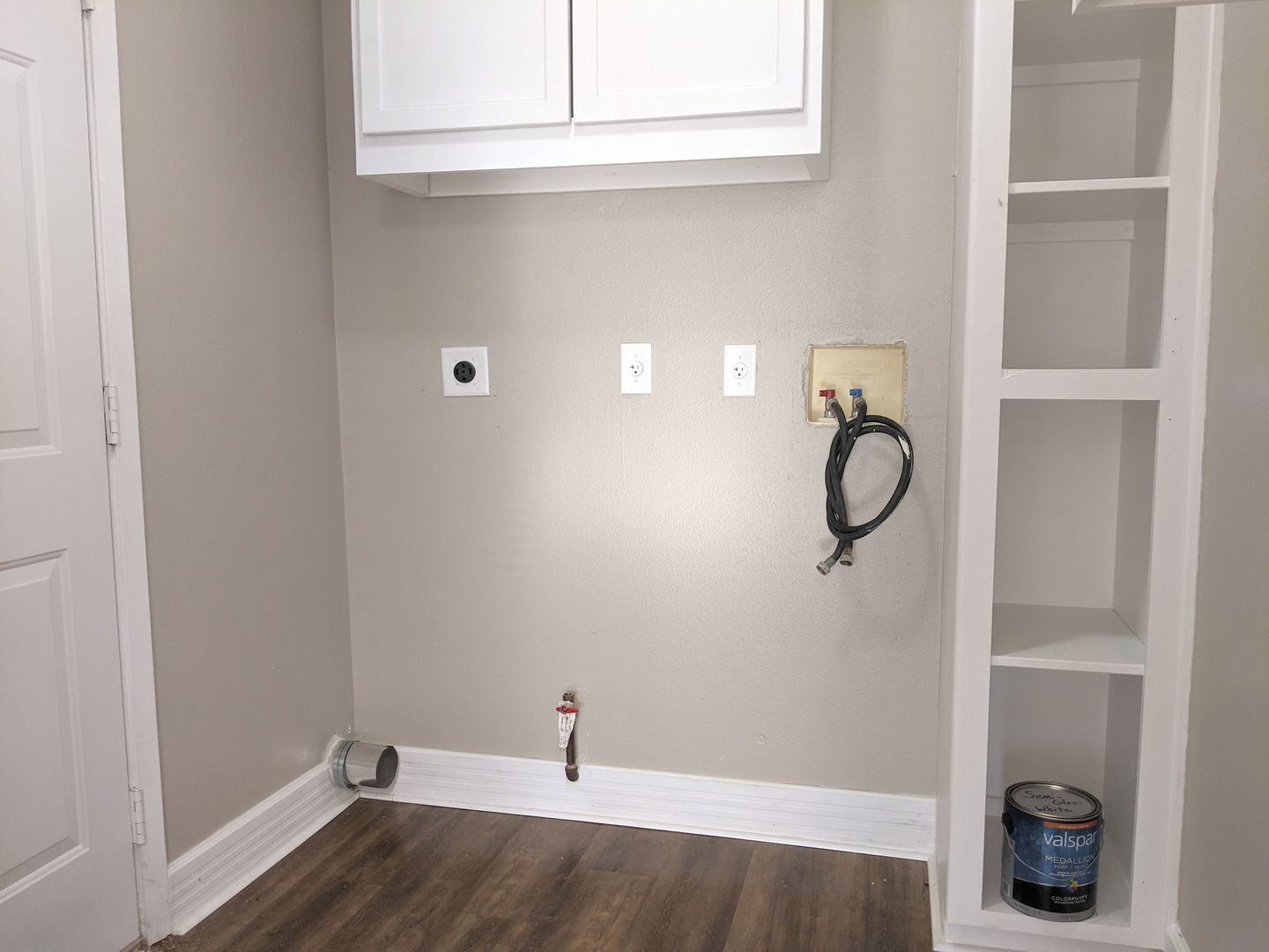 Building Photo - Available for April Move in! - Renovated 3 Bed 1.5 Bath House Biking Distance to Campus!