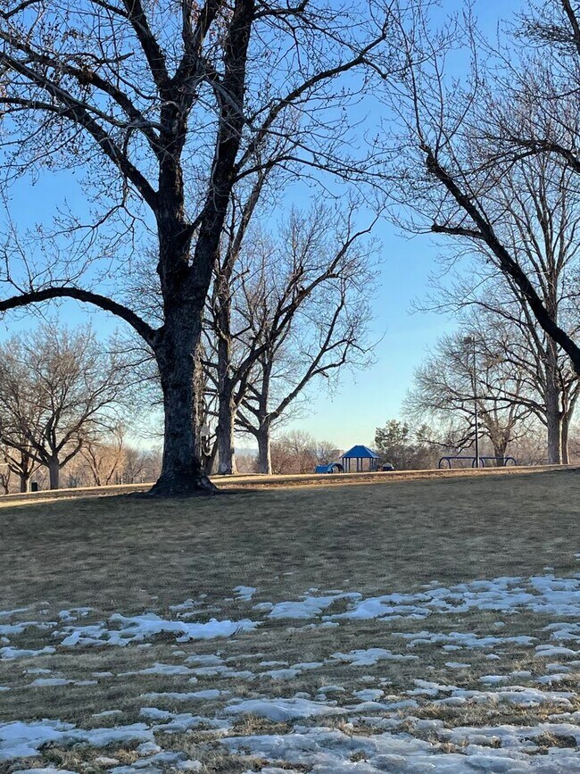 Building Photo - Updated 3BD/ 2BA home in Denver, CO! Available January 1st